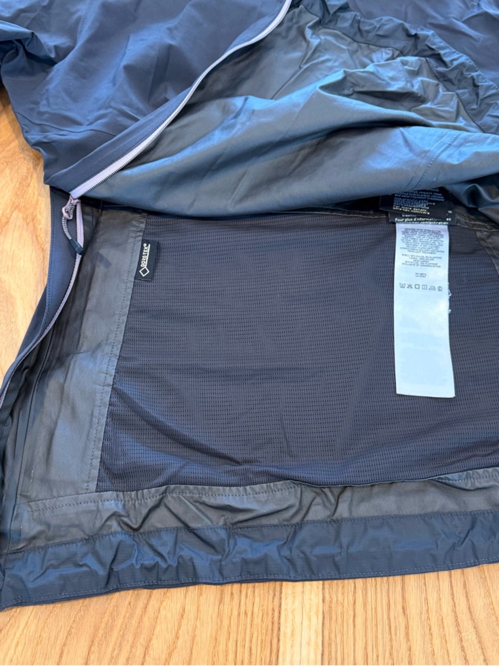 Mountain Hardwear Gortex Rain Jacket - Picture 7 of 10